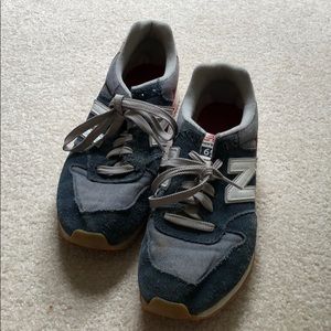 New balance tennis shoes
